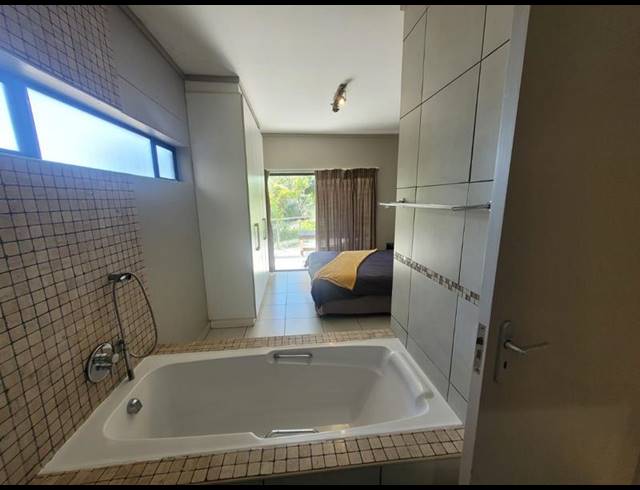 3 BEDROOM APARTMENT FOR SALE IN LAWRENCE ROCKS